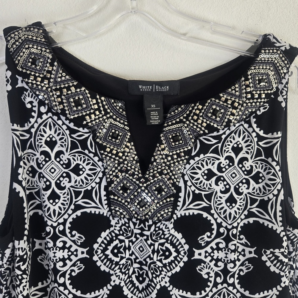 White House Black Market XS Black White Medallion Embellished Shift Dress